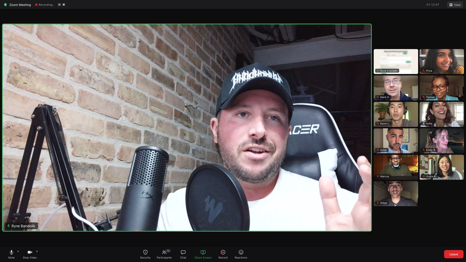 Ryne on a live cohort call with a dozen builders on screen